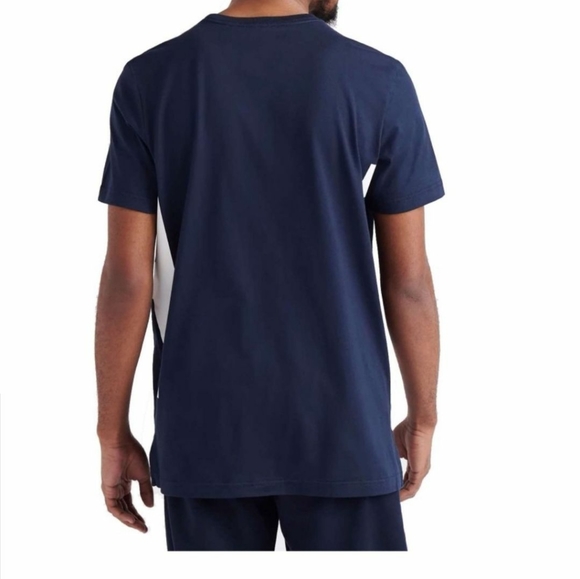 Tommy Hilfiger tshir - Picture 2 of 3